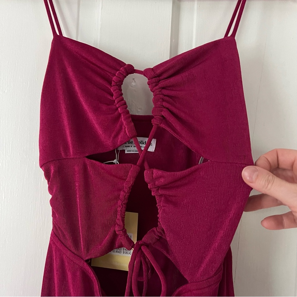 NWT CHARLIE HOLIDAY Mason Midi Dress in Magenta Size 4 - Picture 3 of 8